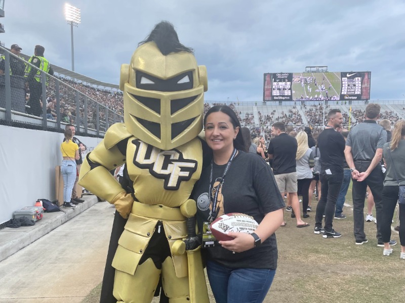 Gidusko with Knightro at the game.