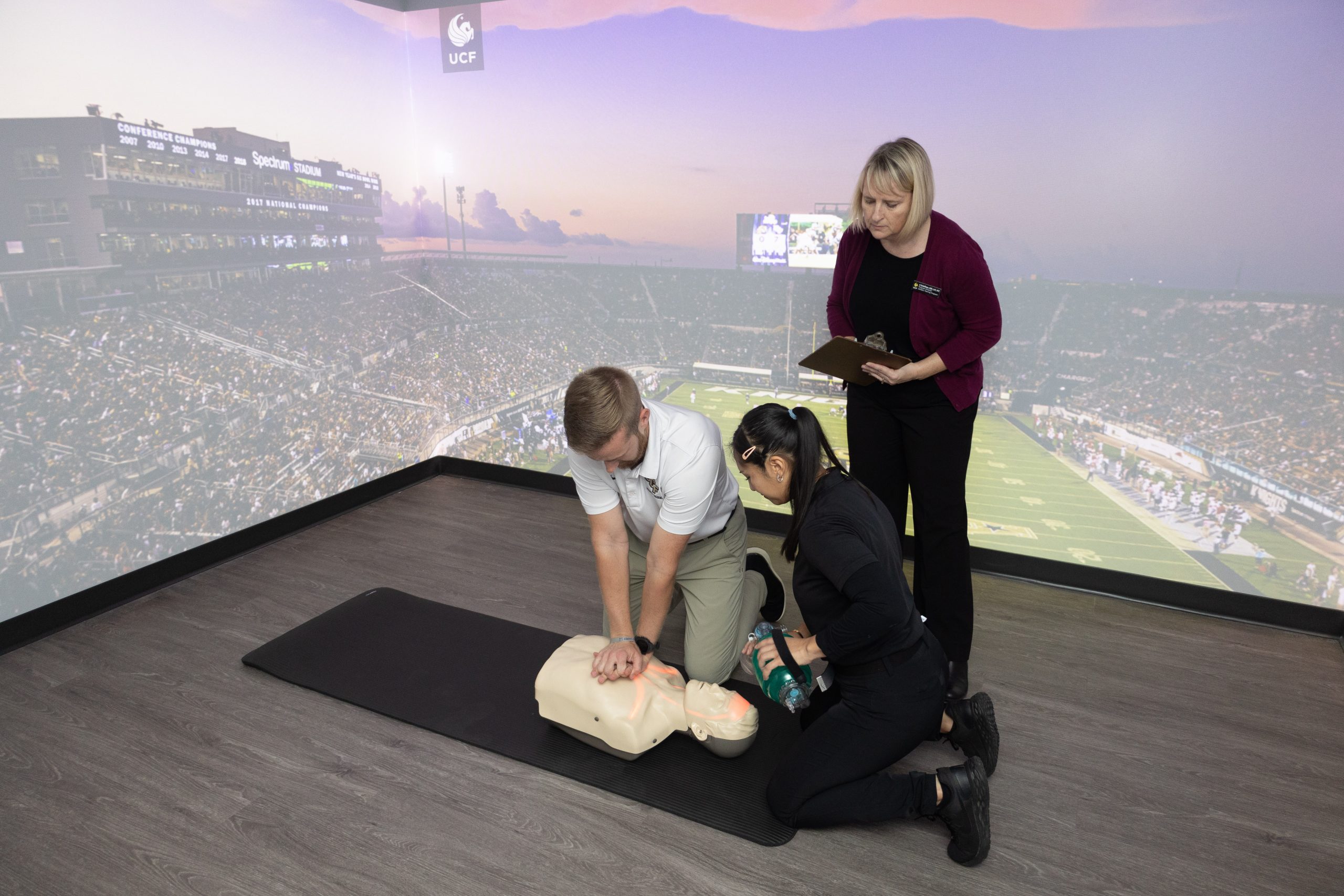 UCF health students experience ‘BLISS’ a virtual simulation for medical training